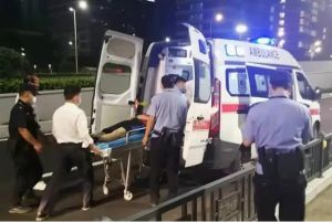 男子夜跑时突发心梗倒地！他用最后力气拨了