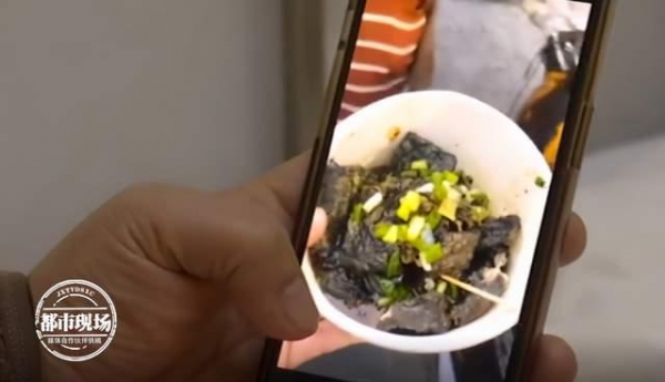 吃了1碗臭豆腐，姐妹2人被“放倒”！