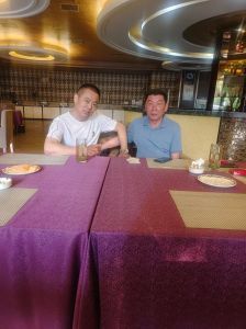 社会与法栏目李主任到访泸州与邹总会面